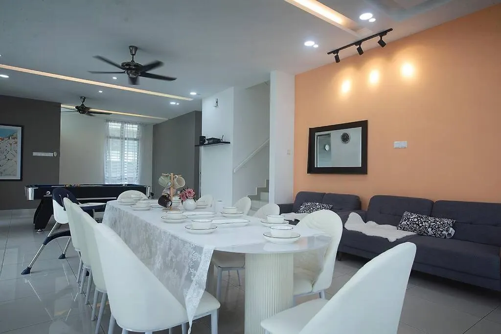 Aqualuxe Hideout 【Netflix/Private Ktv/Pool/Movie】 Villa Johor Bahru