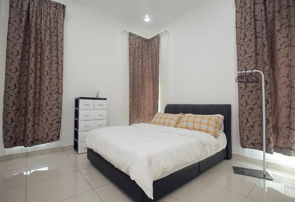 Aqualuxe Hideout 【Netflix/Private Ktv/Pool/Movie】 Villa Johor Bahru