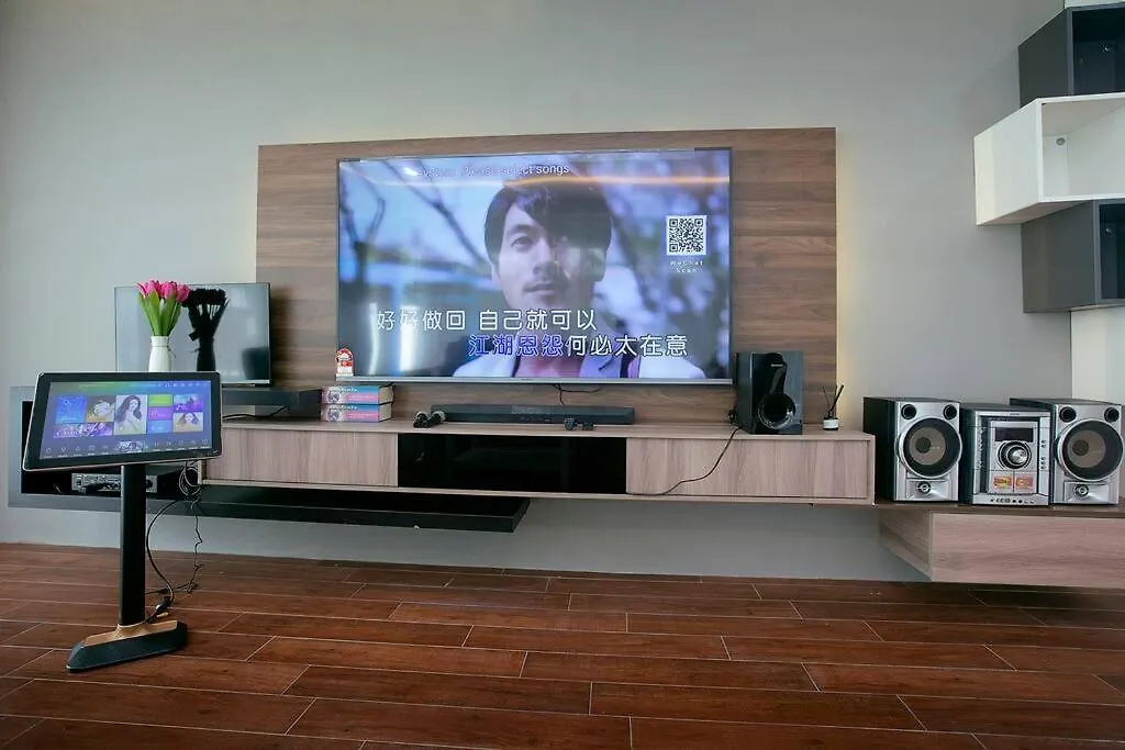 Aqualuxe Hideout 【Netflix/Private Ktv/Pool/Movie】 Villa Johor Bahru 0*,