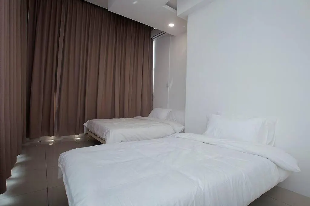 Aqualuxe Hideout 【Netflix/Private Ktv/Pool/Movie】 Villa Johor Bahru