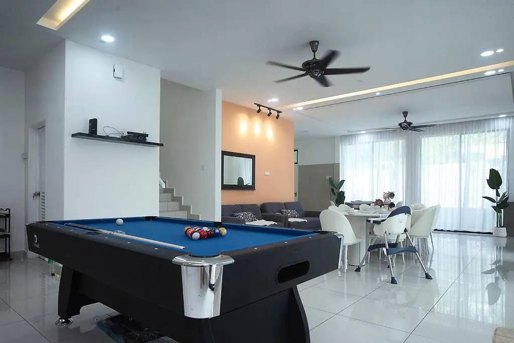 Aqualuxe Hideout 【Netflix/Private Ktv/Pool/Movie】 Villa Johor Bahru