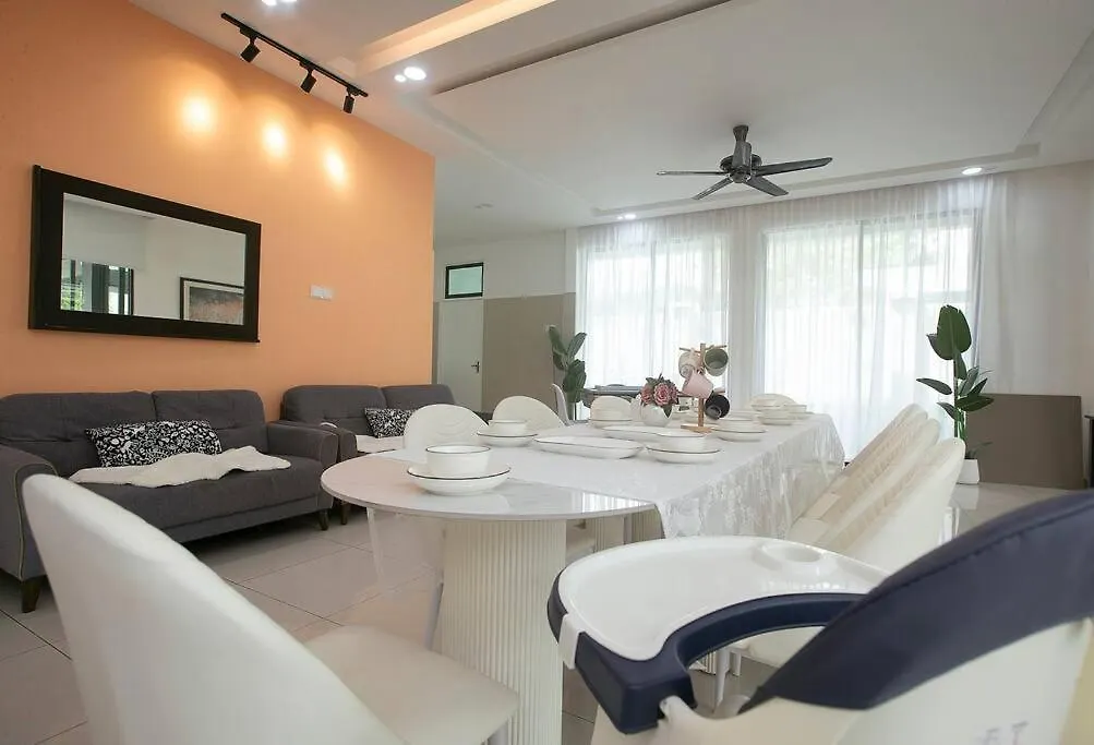 Aqualuxe Hideout 【Netflix/Private Ktv/Pool/Movie】 Villa Johor Bahru Malaysia